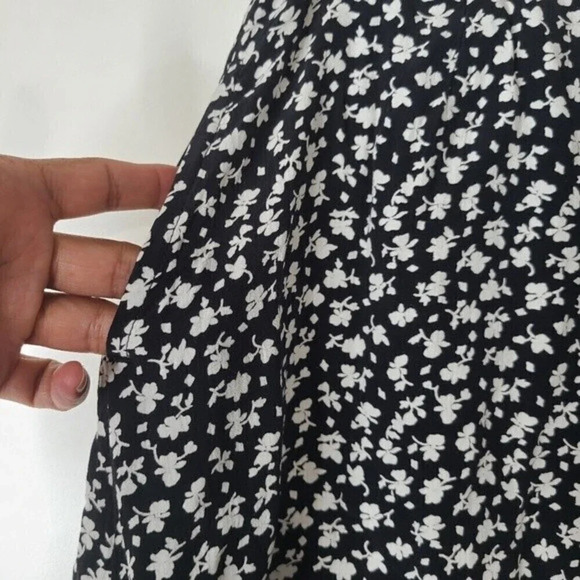 SOMETHING Navy floral mini Skirt sz XSmall - Picture 5 of 11